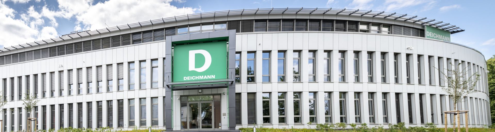 Deichmann SE Verwaltung in Essen, Nordrhein-Westfalen, Vorderansicht des dreigeschossiges Verwaltungsgebäude mit Tiefgarage